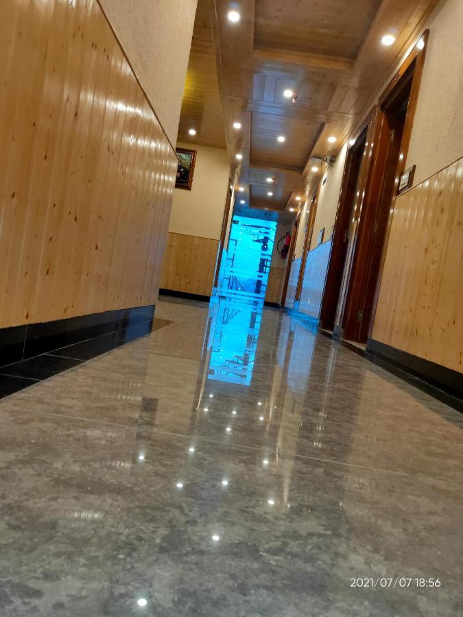 Suryansh Regency Manali Centrally Heated Air Cooled With Private Balconies مايالي المظهر الخارجي الصورة